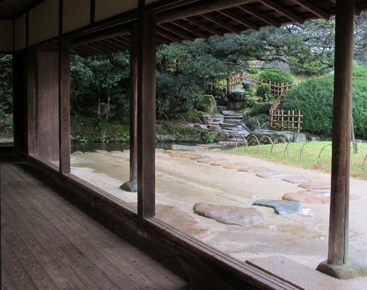 岡山　後楽園　流店から石階段